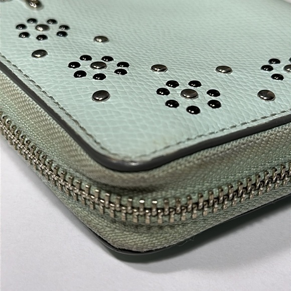 *RARE* COACH Border Stud Accordion Zip Wallet - Picture 5 of 16
